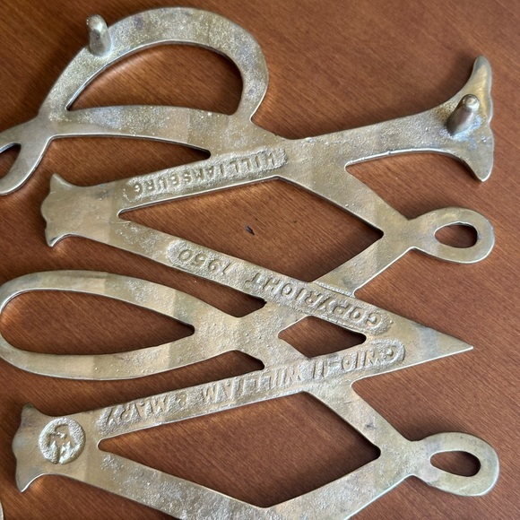 Vintage Williams & Mary Brass Trivet - Picture 8 of 9